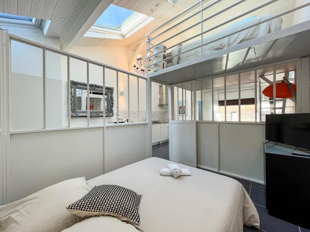 Suite Palm Spring Villeurbanne Extérieur photo